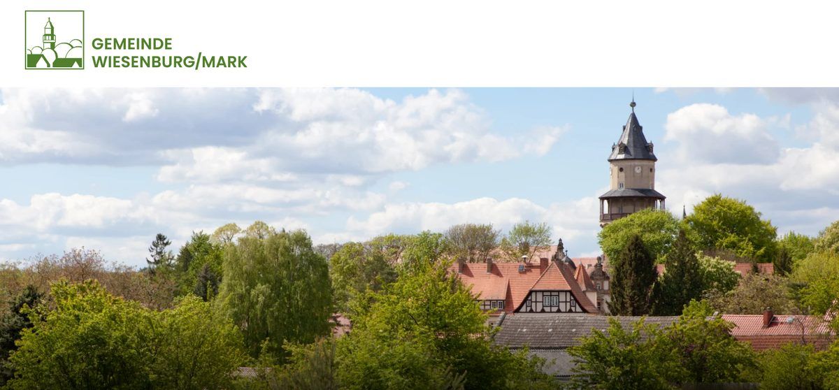 Ortsansicht von Wiesenburg/Mark mit dem Turm des Schlosses Wiesenburg